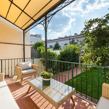 Dimora San Frediano, Oltrarno's Gem With Patio Apartamento Florença