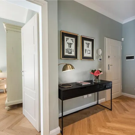 Dimora San Frediano, Oltrarno's Gem With Patio Apartamento Florencia