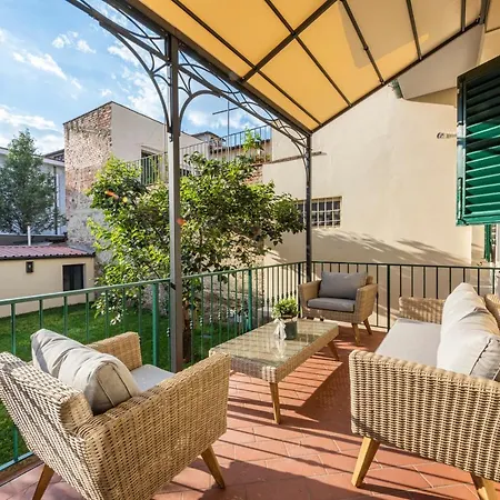 Dimora San Frediano, Oltrarno's Gem With Patio Apartamento *