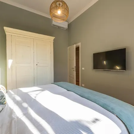 Dimora San Frediano, Oltrarno's Gem With Patio Apartamento *